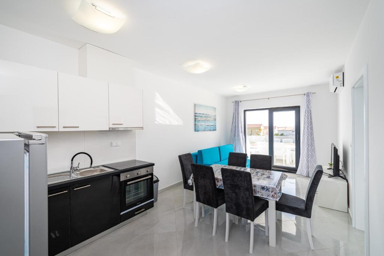 Deluxe Apartments Tina With Pool Novaglia Esterno foto