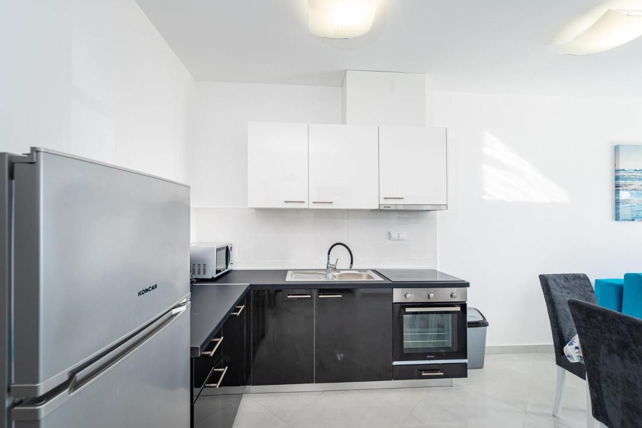 Deluxe Apartments Tina With Pool Novaglia Esterno foto