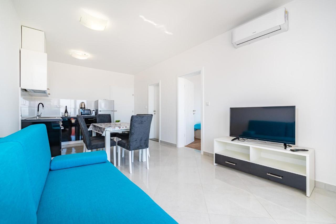 Deluxe Apartments Tina With Pool Novaglia Esterno foto