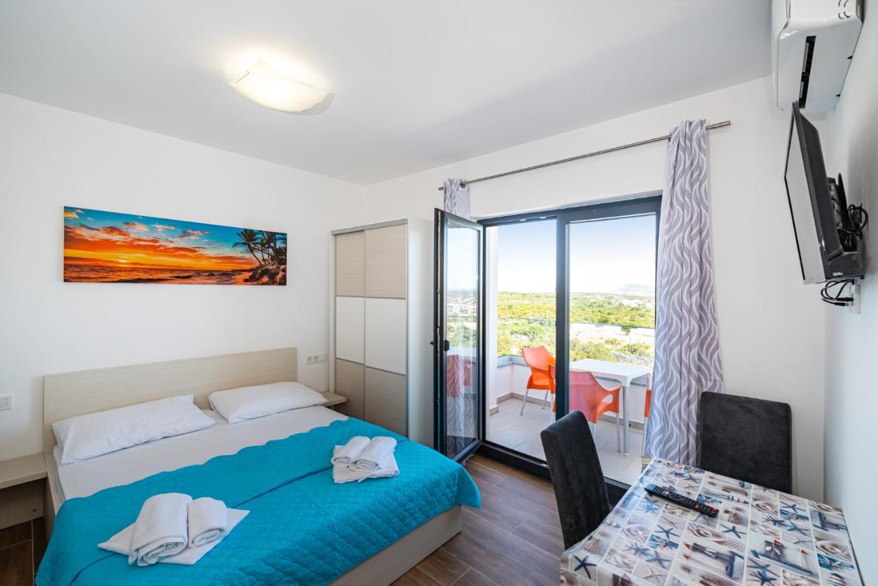 Deluxe Apartments Tina With Pool Novaglia Esterno foto