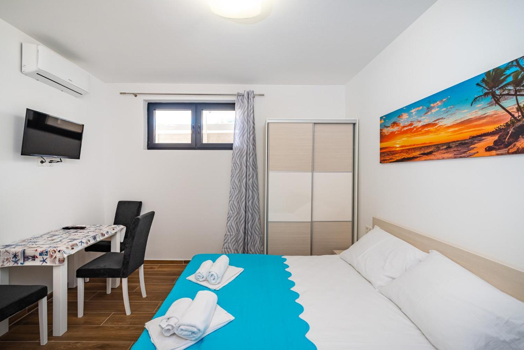 Deluxe Apartments Tina With Pool Novaglia Camera foto